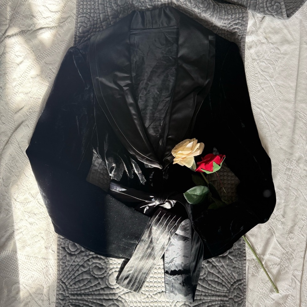 True Vintage Black Velvet Blazer Silk Smoking Jacket Luxury Old Money Goth Sexy